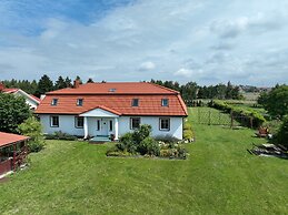 Apartment With Private Garden in Dar?owo