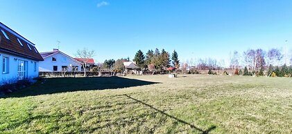 Apartment With Private Garden in Dar?owo