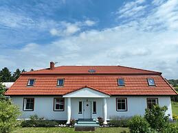 Apartment With Private Garden in Dar?owo