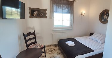 Apartment With Private Garden in Dar?owo