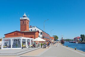 Apartment With Private Garden in Dar?owo