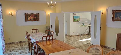 Apartment With Private Garden in Dar?owo