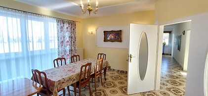 Apartment With Private Garden in Dar?owo