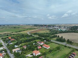 Apartment With Private Garden in Dar?owo