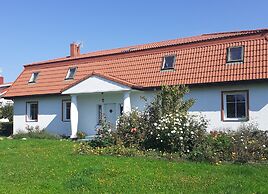 Apartment With Private Garden in Dar?owo