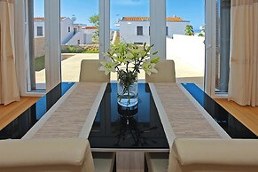 Apartments in Villas Punta Skala With Beachpool