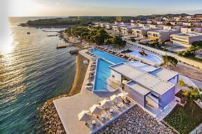 Apartments in Villas Punta Skala With Beachpool