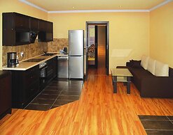 Terraced House With Pool and Sauna, Sieciemin