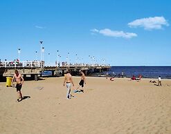 Terraced House With Pool and Sauna, Sieciemin