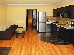 Terraced House With Pool and Sauna, Sieciemin