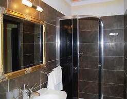 Terraced House With Pool and Sauna, Sieciemin