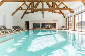 Holiday Home in Residence Le Green Beach, Port-en-besssin-huppain