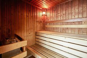 Holiday Home in Residence Le Green Beach, Port-en-besssin-huppain
