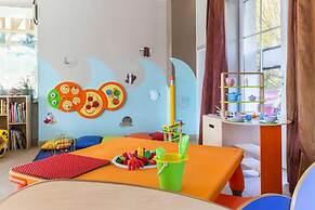 Holiday Home in Residence Le Green Beach, Port-en-besssin-huppain
