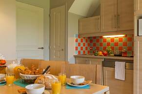 Holiday Home in Residence Le Green Beach, Port-en-besssin-huppain