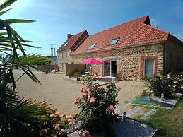 Semi Detached House, Bacilly