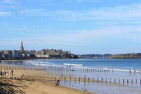 Semi Detached House, Bacilly