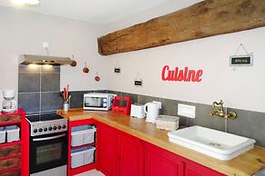 Semi Detached House, Bacilly