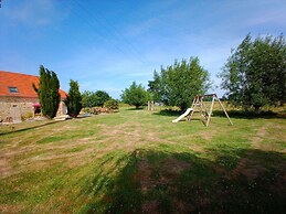 Semi Detached House, Bacilly