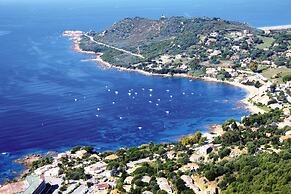 Residence Les Dauphins, Apartment With Balcony and sea View