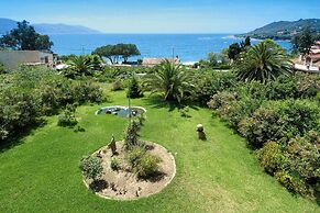 Residence Les Dauphins, Apartment With Balcony and sea View