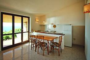 Apartment in Costa Paradiso With Garden Furniture