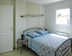 Modern Semi-detached House With Terrace