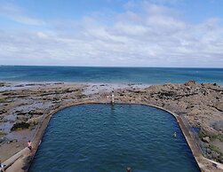 Modern Semi-detached House With Terrace