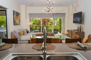 3BR Ground Level Eagle Beach Condo Pool GYM