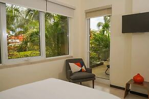 3BR Ground Level Eagle Beach Condo Pool GYM