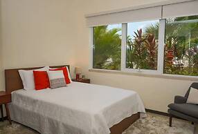 3BR Ground Level Eagle Beach Condo Pool GYM