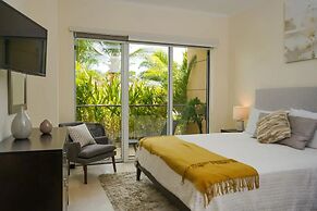 3BR Ground Level Eagle Beach Condo Pool GYM