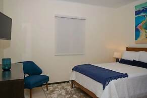 3BR Ground Level Eagle Beach Condo Pool GYM