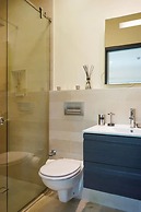 3BR Ground Level Eagle Beach Condo Pool GYM