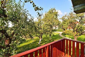 Holiday House With Large Garden, Noskowo