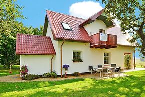 Holiday House With Large Garden, Noskowo