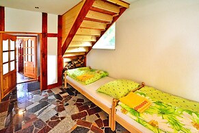 Holiday House With Large Garden, Noskowo