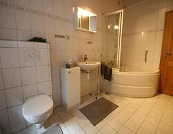 Doppelhaushaelfte in Glave