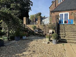 Lodge/ Kingbed/ Privg/ Petsok/ Freep/ Wifi