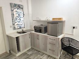 Room in Lodge - Luxury Suite in Boutique Lodge With Free Savannah Adve