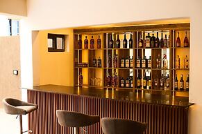 AIDEN HOMES AND APARTMENTS HOTEL