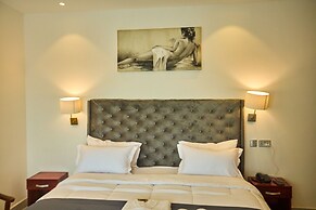 AIDEN HOMES AND APARTMENTS HOTEL