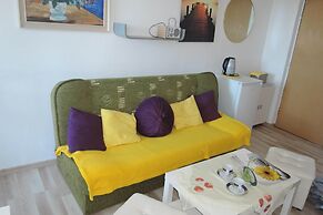 Studio With a Balcony Near the sea