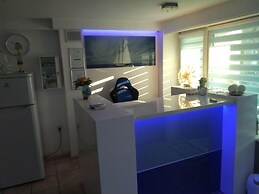 Studio With a Balcony Near the sea