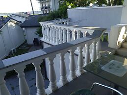 Studio With a Balcony Near the sea