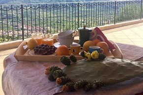 Holiday Home With Pool Near Mt Etna