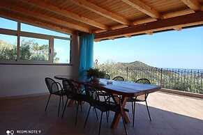 Holiday Home With Pool Near Mt Etna