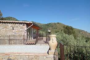 Holiday Home With Pool Near Mt Etna