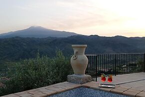 Holiday Home With Pool Near Mt Etna