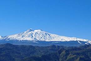 Holiday Home With Pool Near Mt Etna